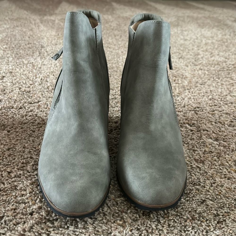 Soul Naturalizer Grey Wedge Bootie Shoe. New! Size 9